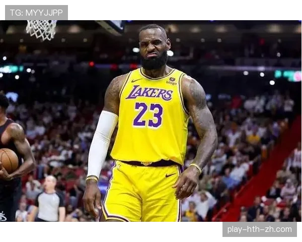 刷到勒布朗·詹姆斯私厨账单，一顿能把我养活三年