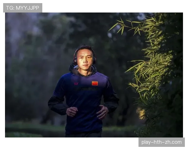 徐灿今天穿了几千块的跑鞋，跟他平时吃泡面日常太矛盾了吧！